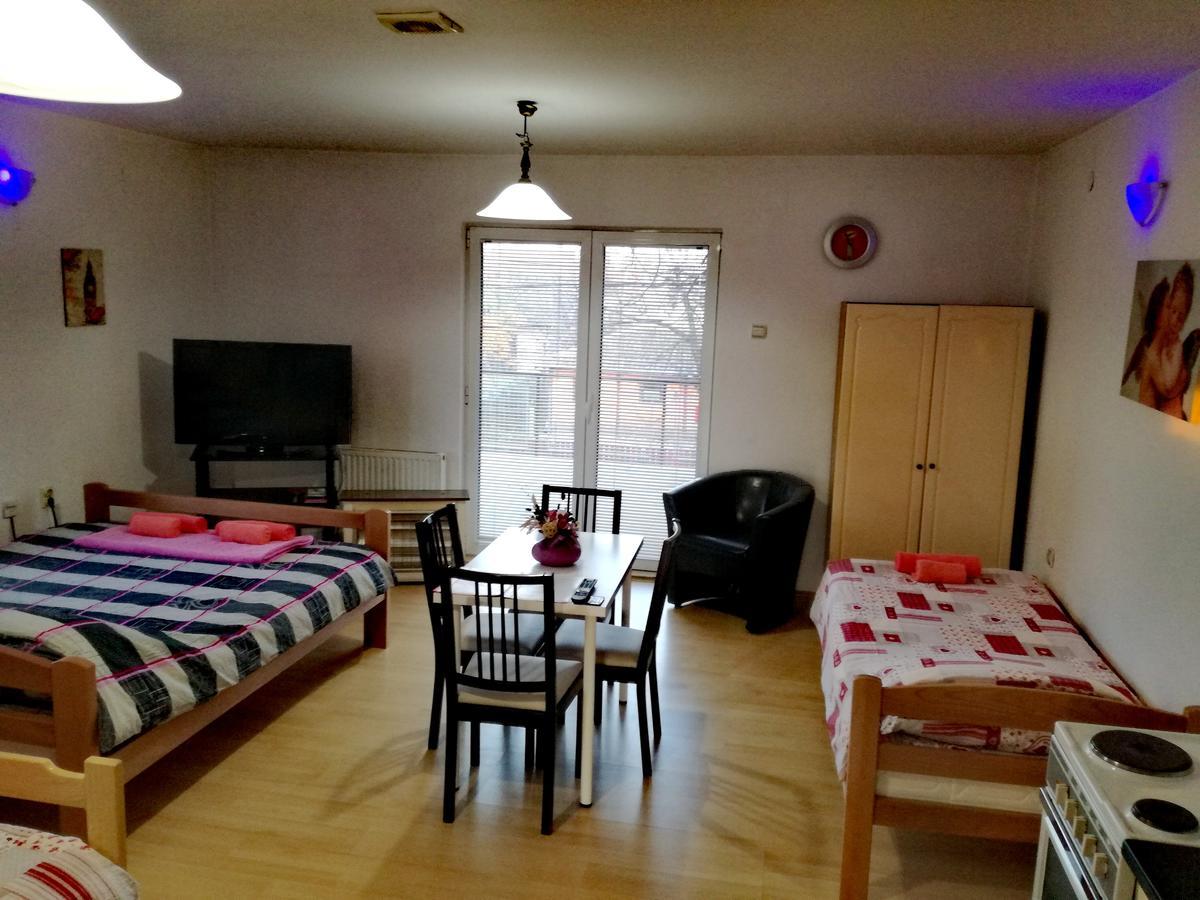 Maslina Rooms Smederevo Esterno foto
